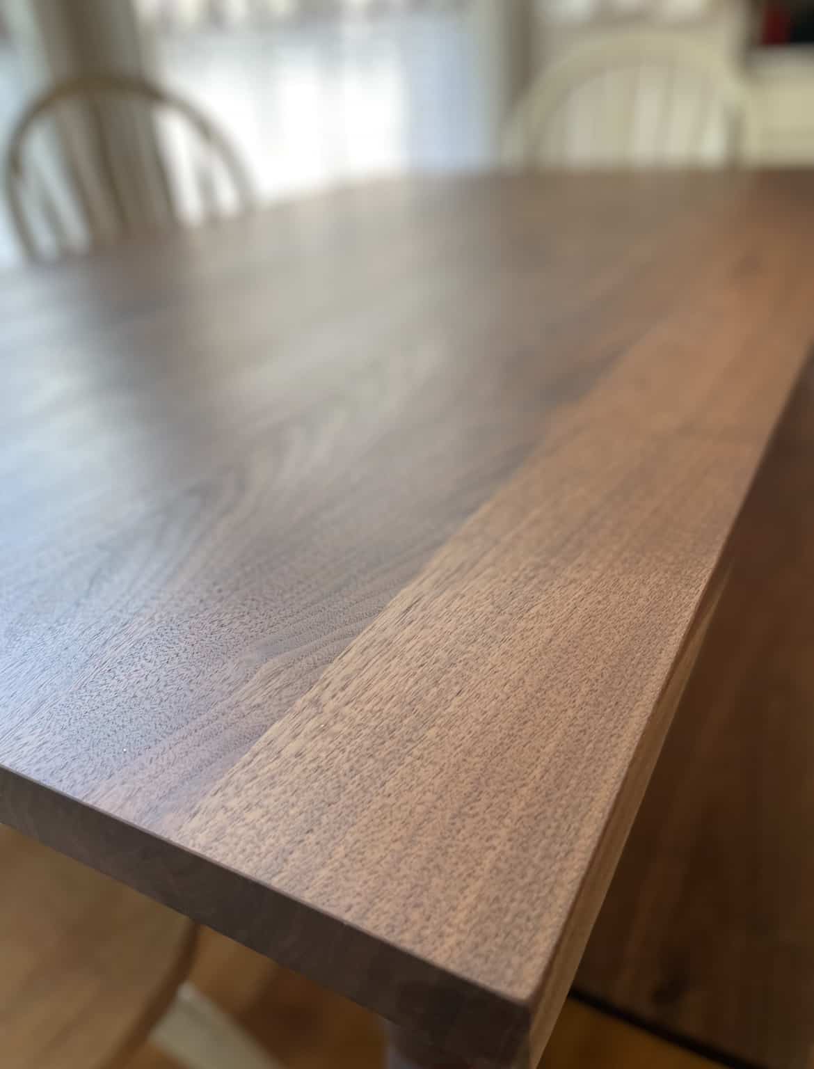 Dining table | Custom sizes and finish